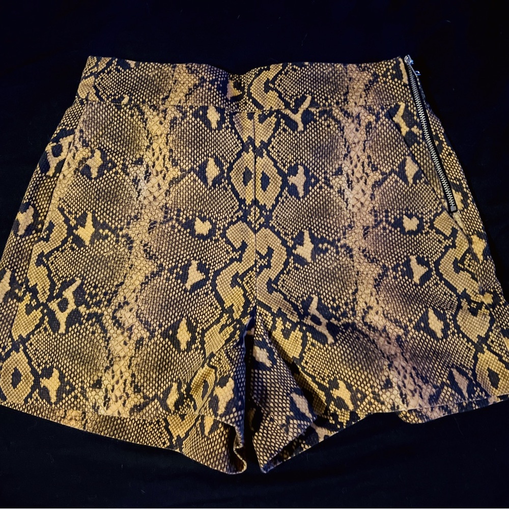 ZARA Side Zip High Waist Shorts XS - Mustard Yellow and Black Snake Print
